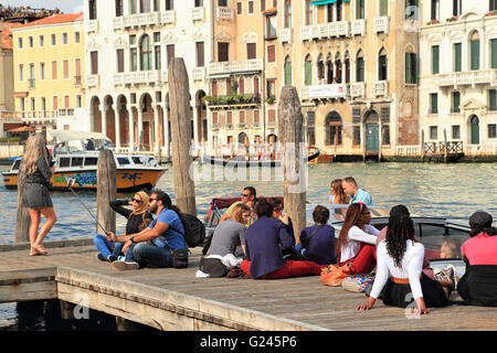 Les touristes dans le Grand canal, Venise Banque D'Images