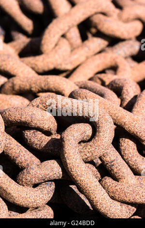 Le poids de la chaîne utilisée pour les filets de pêche Banque D'Images