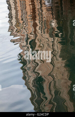 Résumé des capacités des réflexions sur l'eau du Rio de le Toreseie à Venise, Italie Banque D'Images