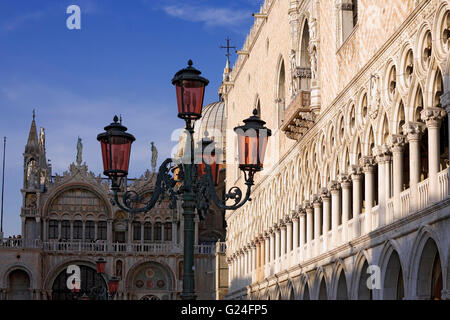 Le palais des Doges (Palazzo Ducale) et la basilique San Marco, Piazzetta San Marco, Venise, Italie Banque D'Images