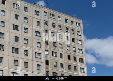 La façade de l'immeuble, ancienne RDA - Plattenbau Berlin Banque D'Images