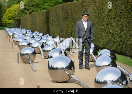 L'artiste suisse pas vitale est illustré avec le travail de son exposition au Yorkshire Sculpture Park, West Yorkshire. Banque D'Images