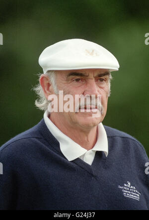 Sean Connery joue au golf à Gleneagles avec Jackie Stewart Banque D'Images