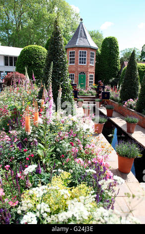 Harrods excentriques britanniques par le jardin Diarmuid Gavin, RHS Chelsea Flower Show 2016 Banque D'Images