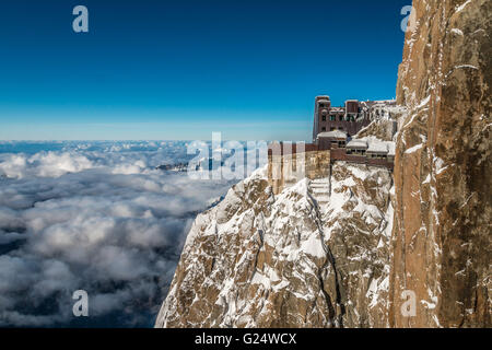 Aiguille du Midi dans les alpes Banque D'Images