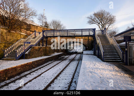 Voie de chemin de fer recouvert de neige dans le Nord de l'Angleterre Banque D'Images