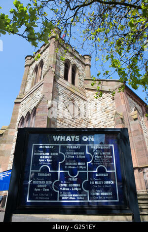 Dans Whtas sur l'église Saint Pierre, Fleetwood, Thornton-Cleveleys Flyde, littoral, Lancashire, UK Banque D'Images