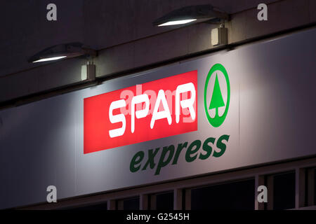 Spar Express store boutique sign logo. Banque D'Images