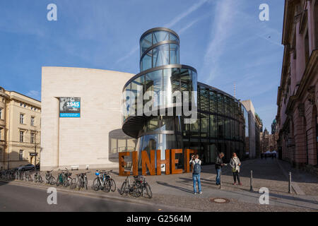 Nouveau bâtiment de la DHM Deutsches Historisches Museum, musée d'histoire allemande, l'architecte Ieoh Ming Pei, Unter den Linden, Berl Banque D'Images