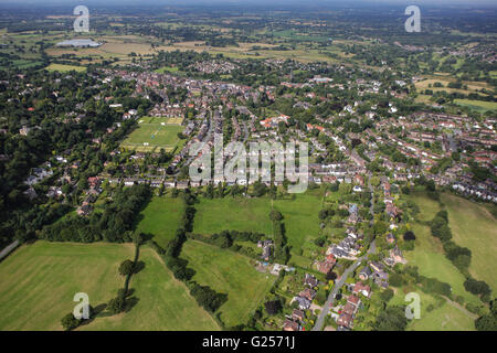 Une vue aérienne du village de Cheshire Alderley Edge Banque D'Images