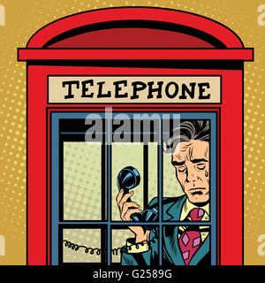 Retro homme qui crie dans une cabine téléphonique Illustration de Vecteur