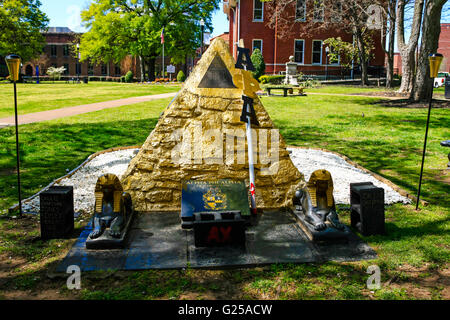 La fraternité Delta Sigma Theta or pyramide à Fisk University Campus à Nashville, Tennessee. Banque D'Images