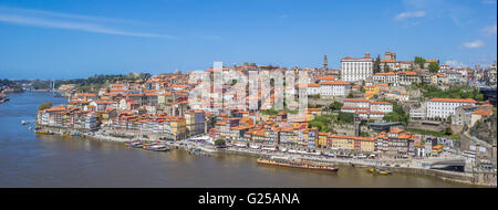 Vue panoramique sur la ville historique de Porto, Portugal Banque D'Images