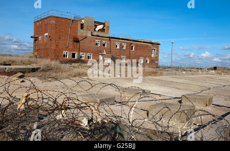 MOD abandonné bien à Eastney rivage, Fraser (bâtiments) Plage de Portsmouth, Hampshire. Angleterre, Royaume-Uni Banque D'Images