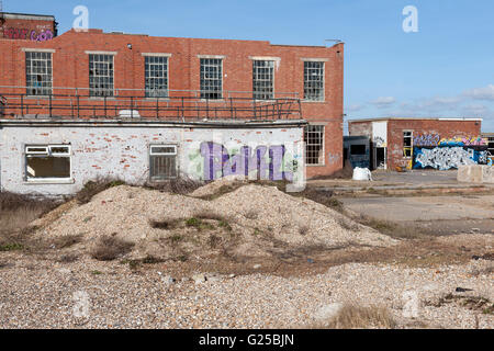 MOD abandonné bien à Eastney rivage, Fraser (bâtiments) Plage de Portsmouth, Hampshire. Angleterre, Royaume-Uni Banque D'Images