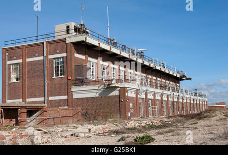 MOD abandonné bien à Eastney rivage, Fraser (bâtiments) Plage de Portsmouth, Hampshire. Angleterre, Royaume-Uni Banque D'Images