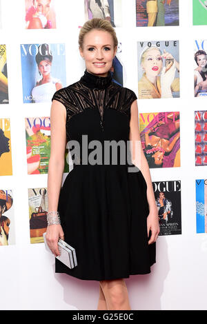 Sofia Blunt participant à la vogue 100 Gala au Moyen-Orient Albert Pelouse, des jardins de Kensington, Londres. ASSOCIATION DE PRESSE Photo. Photo date : lundi 23 mai 2016. Crédit photo doit se lire : Ian West/PA Wire Banque D'Images