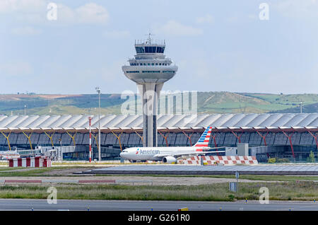 -Avion Airbus A330-, -d- American Airlines, compagnie aérienne est prête à décoller de l'aéroport Madrid-Barajas Banque D'Images