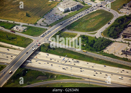 Vue aérienne d'une intersection d'autoroute Banque D'Images