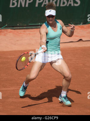 Paris. 25 mai, 2016. Samantha Stosur (AUS) bat Shuai Zhang (CHN) 6-3 dans le premier set à Roland Garros qui se joue au Stade Roland Garros à Paris, . ©Leslie Billman/Tennisclix Credit : csm/Alamy Live News Banque D'Images