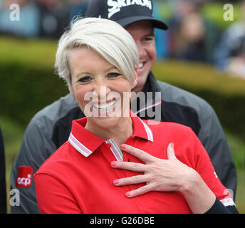 Virginia Water, Surrey, UK. 25 mai, 2016. Des stars jouer dans le Pro-Am cas avant l'/BMW PGA Championship à Wentworth Golf Club Le controversé ici : Georgie Bingham et joueur d'Excursion partner Ricardo Gouveia (Portugal) Credit : Motofoto/Alamy Live News Banque D'Images