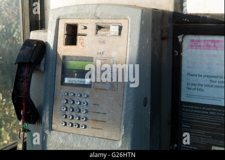 Téléphone public vandalisé fort, Brighton et Hove (Royaume-Uni) Banque D'Images