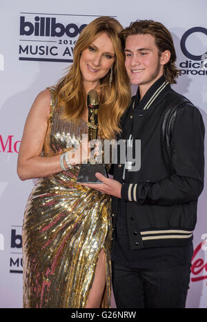 Honoree Céline Dion, récipiendaire du Prix de l'icône (L) et René-charles Angelil au Billboard Music Awards 2016 à Las Vegas Banque D'Images