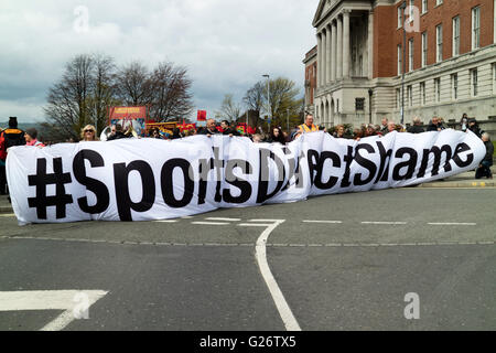 Chesterfield Derbyshire peut annuelle du travail jour/mars rally à travers des rues de l'Angleterre Banque D'Images