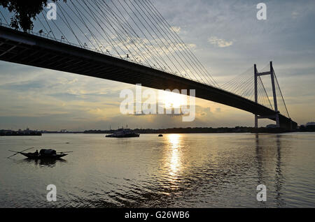 Deuxième Hooghly Bridge au coucher du soleil, Kolkata, West Bengal, India Banque D'Images