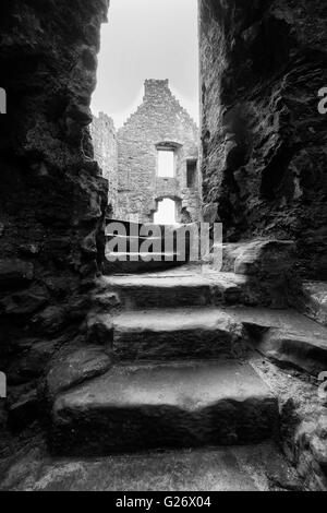 Jusqu'à la torsion de l'escalier de pierre, les ruines d'un château écossais Banque D'Images