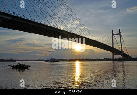 Deuxième Hooghly Bridge au coucher du soleil, Kolkata, West Bengal, India Banque D'Images