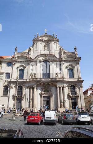 Bijou d'architecture baroque, l'église Saint-Nicolas, petite ville, Prague, République Tchèque Banque D'Images