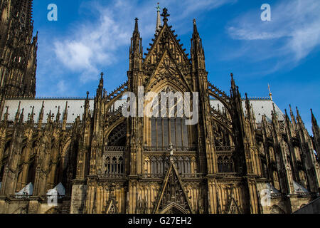 La cathédrale de Cologne Allemagne église gothique dom landmark architecture religion catholique la construction de l'Europe tourisme voyage tower medieva Banque D'Images