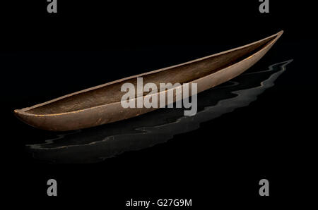 Une pirogue Pirogue typique de l'artisanat façonné par les tribus Choctaw du sud de la Louisiane.construite à partir de cyprès Banque D'Images