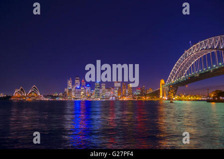 Harbour Bridge et skyline at night, Sydney, New South Wales, Australia Banque D'Images