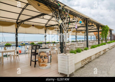 Rive de Balchik, station balnéaire et ville côtière romantique au bord de la mer Noire, Bulgarie Banque D'Images