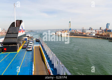 La Bretagne Etretat Ferry Portsmouth laissant sur la route de Santander Banque D'Images