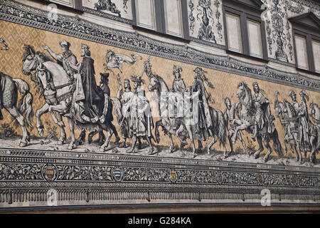 Section du milieu de la Céramique murale de la Procession des Princes [ ] Furstenzug à Dresde, Allemagne. Banque D'Images