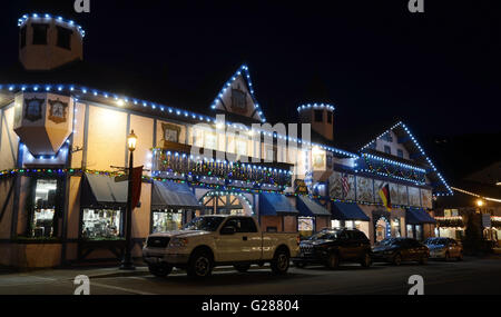 Ville de vacances ultime - Leavenworth, éclairage de Noël 4, WA, USA Banque D'Images