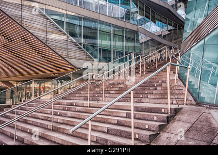 Construction d'architecture moderne sur Kristo Kalea, Bilbao, Espagne Banque D'Images