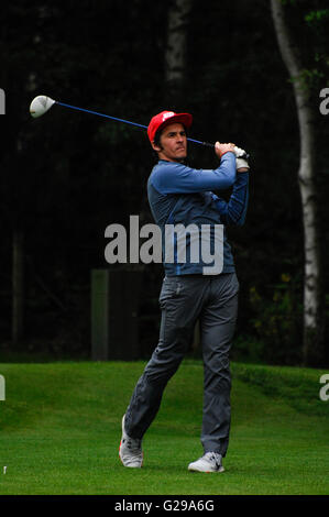 Wentworth, Surrey, UK. 25 mai, 2016. Joey Barton prend part à la BMW Pro-Am tenue à la Wentworth Golf Club à Surrey. Credit : Bigred/Alamy Live News Banque D'Images