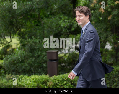 Le Japon, d'Ise-Shima. 26 mai, 2016. Premier ministre du Canada à l'arrivée de Justin Trudeau le jardin du sanctuaire d'Ise au Japon, d'Ise-Shima, 26 mai 2016. Les chefs de gouvernement du G7 se réunissent à l'état d'un sommet d'Ise-Shima. PHOTO : MICHAEL KAPPELER/dpa/Alamy Live News Banque D'Images