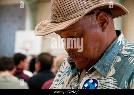 Salinas, Californie, USA. 25 mai, 2016. Hillary Clinton rassemblement à Salinas en Californie moins de 2 semaines avant la tenue d'élections démocratiques en Californie avant d'une foule hispanique. Jimmy Panetta a présenté Clinton et a reçu une approbation. Credit : Edite Haberman/ZUMA/Alamy Fil Live News Banque D'Images