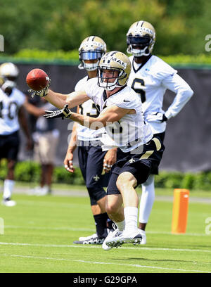 La Nouvelle Orléans, Los Angeles, USA. 26 mai, 2016. New Orleans Saints wide receiver Jake Lampman (19) lors de passes au cours de la New Orleans Saints OTA training à la Nouvelle Orleans Centre de formation à New Orleans, LA. Credit : Cal Sport Media/Alamy Live News Banque D'Images