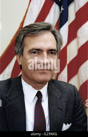 19 février 1993 - Washington, District de Columbia, États-Unis d'Amérique - Maison Blanche photo de sous-conseiller de la Maison Blanche Vincent Walker'' ''Vince Foster, Jr. prises le 19 février 1993 à Washington, DC. Foster, un ami et collègue d'Hillary Rodham Clinton, s'est suicidé à Fort Marcy Park en Virginie le 20 juillet 1993..Credit : White House via CNP (crédit Image : © Maison Blanche/CNP via Zuma sur le fil) Banque D'Images