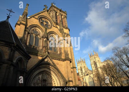 St Wilfrid's Catholic Church et la cathédrale de York, Yorkshire, Angleterre, Royaume-Uni Banque D'Images
