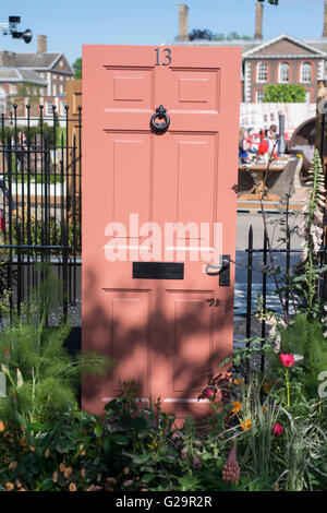 2016 RHS Chelsea Flower Show, l'Esclavage Moderne, Le Jardin Designer Juliette Sargeant Banque D'Images