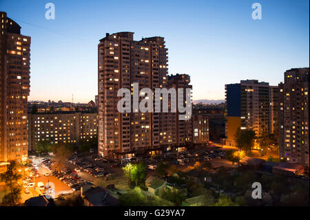 Belle vue de crépuscule district de couchage à Kiev, Ukraine Banque D'Images