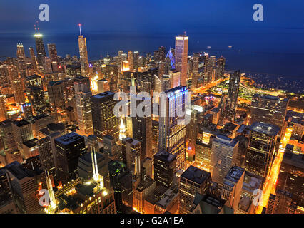 Chicago skyline at night, Illinois, États-Unis Banque D'Images