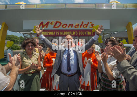 DATE DE SORTIE : 5 août 2016 TITRE : Le fondateur du studio : Weinstein Company Réalisateur : John Lee Hancock Résumé : L'histoire de McDonald's, Ray Kroc fondateur. Photo : Michael Keaton comme Ray Kroc (Crédit : c La Weinstein Company/images/) Banque D'Images